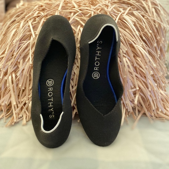 rothys round toe